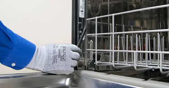 تمیز کردن لاستیک دور درب ماشین ظرفشویی